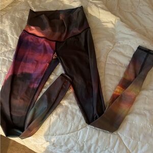 Teeki sunset leggings like new - great for water sports (water proof)